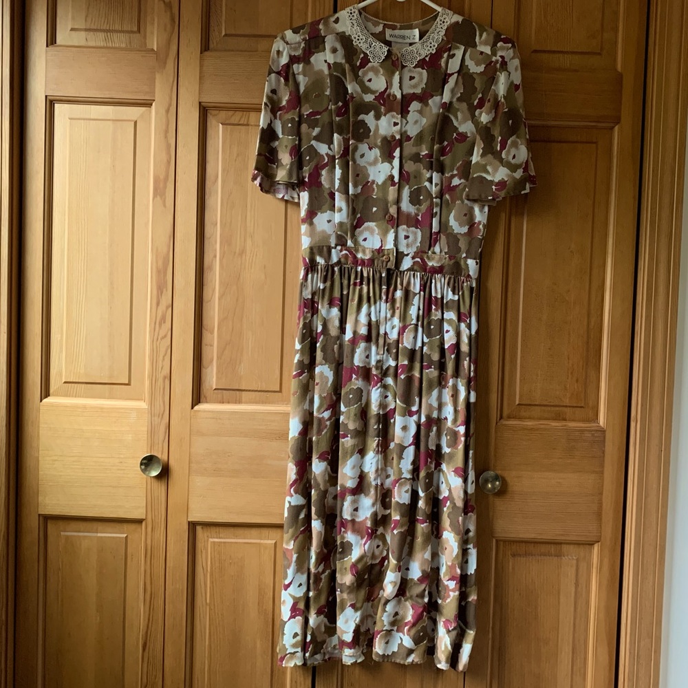 Lace collar dress